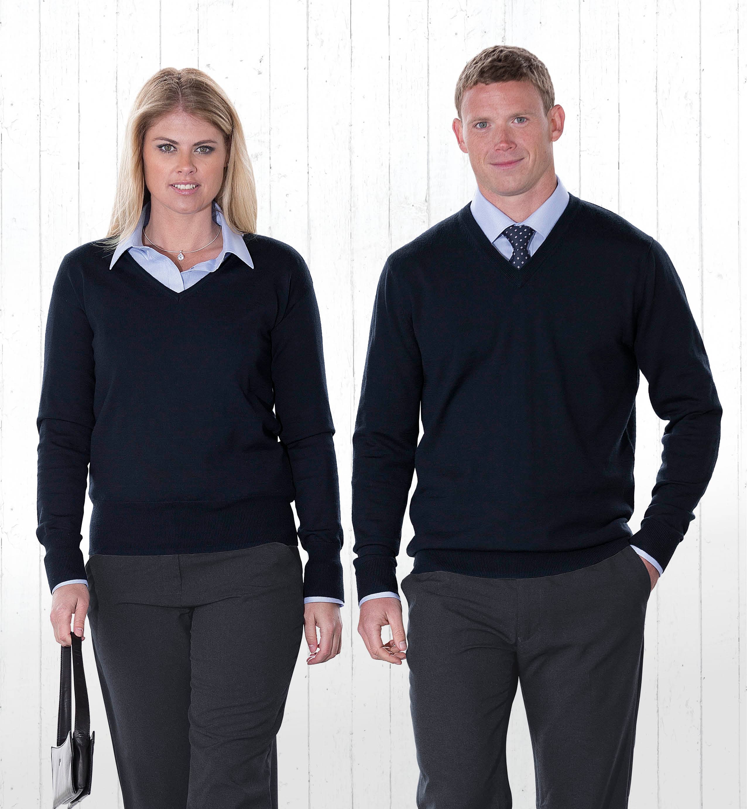 Merino Detailed Vee Pullover - Mens — Black